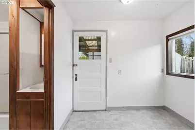 650 E Fairfield St, Gladstone, OR 97027 - Photo 12