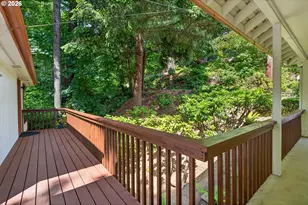 4131 SW Chesapeak Ave, Portland, OR 97239 - Photo 6