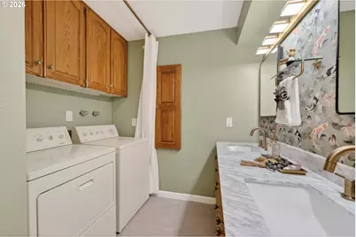 4131 SW Chesapeak Ave, Portland, OR 97239 - Photo 26