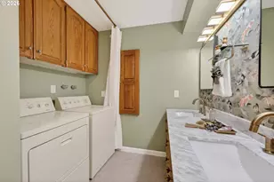 4131 SW Chesapeak Ave, Portland, OR 97239 - Photo 26