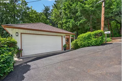 4131 SW Chesapeak Ave, Portland, OR 97239 - Photo 2