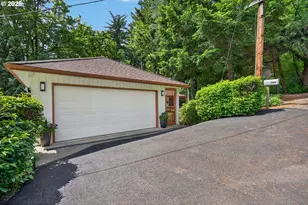 4131 SW Chesapeak Ave, Portland, OR 97239 - Photo 2