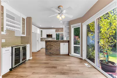 10900 NE 26th Ave, Vancouver, WA 98686 - Photo 16