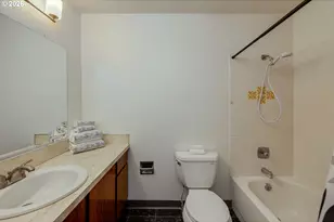 16007 NE Sacramento St, Portland, OR 97230 - Photo 14