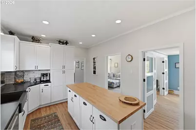 1542 Meade St, North Bend, OR 97459 - Photo 12