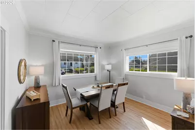 1542 Meade St, North Bend, OR 97459 - Photo 6