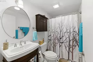 1542 Meade St, North Bend, OR 97459 - Photo 16