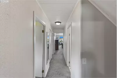 1542 Meade St, North Bend, OR 97459 - Photo 24