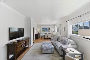 1542 Meade St, North Bend, OR 97459 - Photo 8