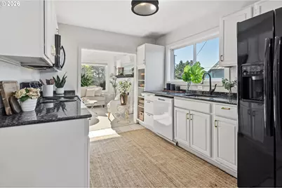 1523 NE 12th St, Lincoln City, OR 97367 - Photo 10