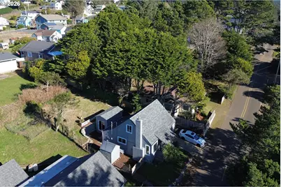 1523 NE 12th St, Lincoln City, OR 97367 - Photo 36