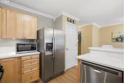 1334 NE 118th Ave, Portland, OR 97220 - Photo 6