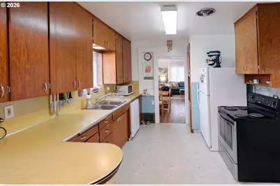 235 S 4th St, Saint Helens, OR 97051 - Photo 12