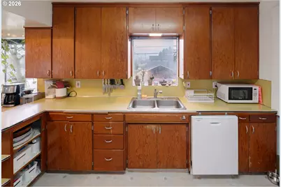 235 S 4th St, Saint Helens, OR 97051 - Photo 8