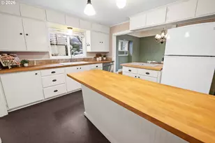 663 Harrison Ave, Astoria, OR 97103 - Photo 12