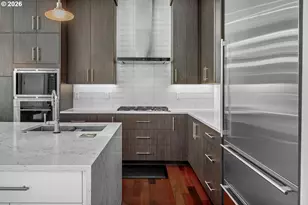 1710 NW Riverscape St, Portland, OR 97209 - Photo 12
