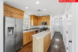 853 NW Crouchen St, Salem, OR 97304 - Photo 8