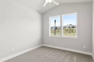 2213 E Juniper Cir, La Center, WA 98629 - Photo 22