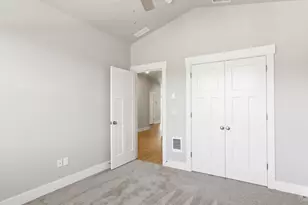 2213 E Juniper Cir, La Center, WA 98629 - Photo 20