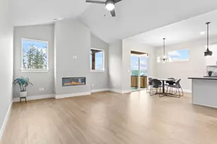 2213 E Juniper Cir, La Center, WA 98629 - Photo 4