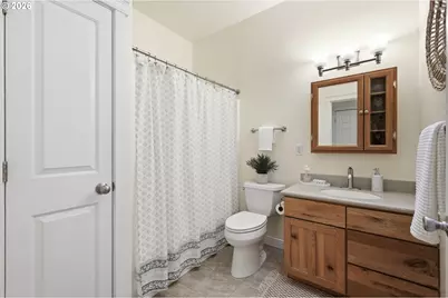 87661 Trek Dr, Veneta, OR 97487 - Photo 16