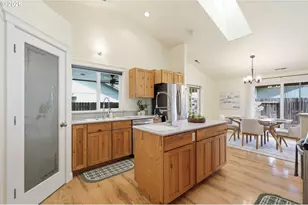 87661 Trek Dr, Veneta, OR 97487 - Photo 10