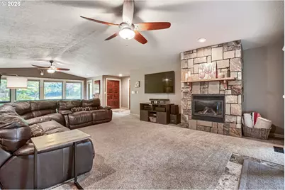 24217 NW Meuller Rd, Ridgefield, WA 98642 - Photo 8