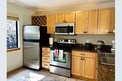 730 NW Naito Pkwy #E25, Portland, OR 97209 - Photo 6
