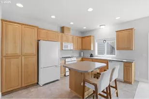 2066 NW Violet Ave, Albany, OR 97321 - Photo 16