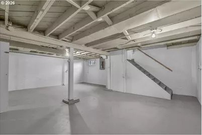 19237 NE Glisan St, Portland, OR 97230 - Photo 16