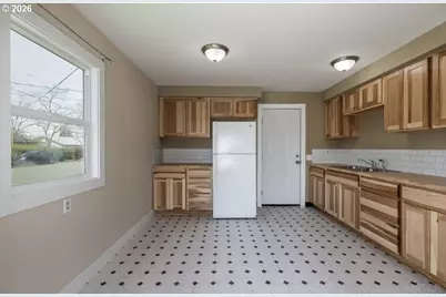 1944 Tualatin St, Saint Helens, OR 97051 - Photo 6