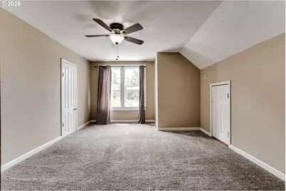 928 W Main St, Cottage Grove, OR 97424 - Photo 14