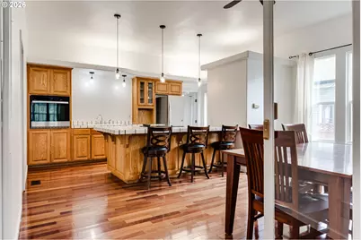 928 W Main St, Cottage Grove, OR 97424 - Photo 4