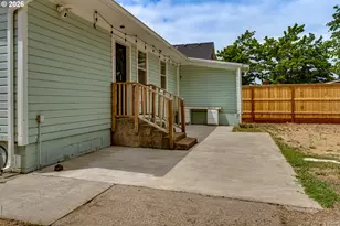 928 W Main St, Cottage Grove, OR 97424 - Photo 26