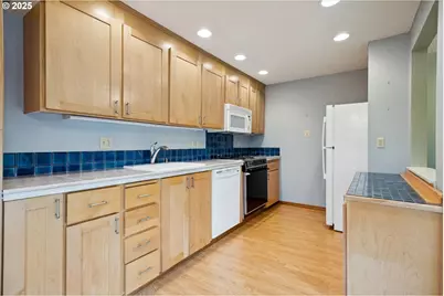 6170 SW Heights Ln, Beaverton, OR 97007 - Photo 14