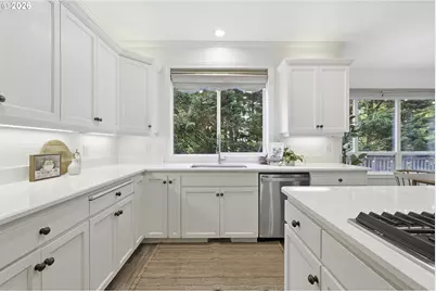 1960 Alpine Dr, West Linn, OR 97068 - Photo 16