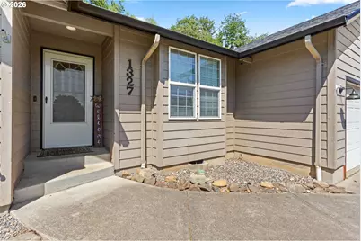 1327 G St, Washougal, WA 98671 - Photo 4