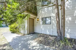 2209 Cal Young Rd, Eugene, OR 97401 - Photo 6