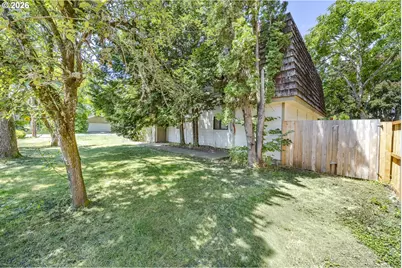 2209 Cal Young Rd, Eugene, OR 97401 - Photo 2