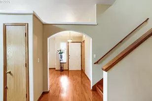 428 SE 10th St, Troutdale, OR 97060 - Photo 4