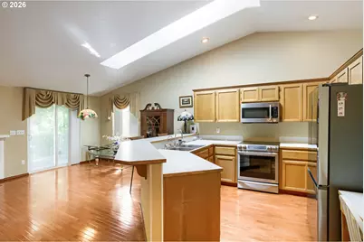 428 SE 10th St, Troutdale, OR 97060 - Photo 8