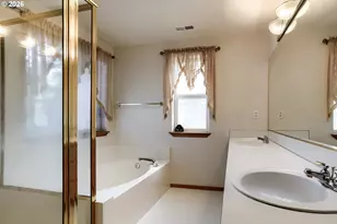 428 SE 10th St, Troutdale, OR 97060 - Photo 14