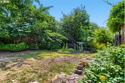 428 SE 10th St, Troutdale, OR 97060 - Photo 28