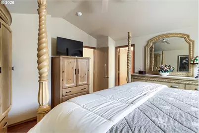 428 SE 10th St, Troutdale, OR 97060 - Photo 12