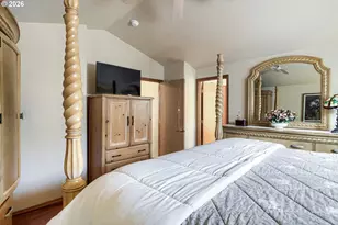 428 SE 10th St, Troutdale, OR 97060 - Photo 12