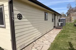 305 N Broad St, Weston, OR 97886 - Photo 2