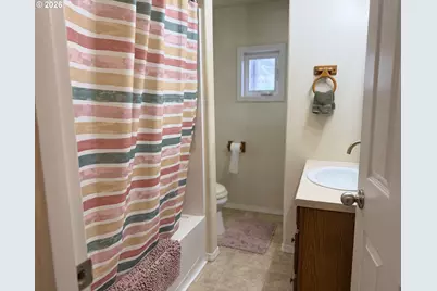 305 N Broad St, Weston, OR 97886 - Photo 14