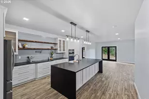 905 Bellevue Dr, Reedsport, OR 97467 - Photo 4