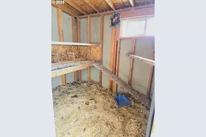 212 NW 5th Ave, John Day, OR 97845 - Photo 6