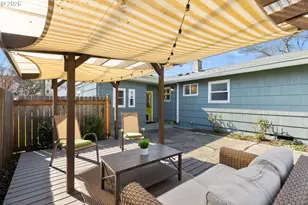 2015 SE Bidwell St, Portland, OR 97202 - Photo 28